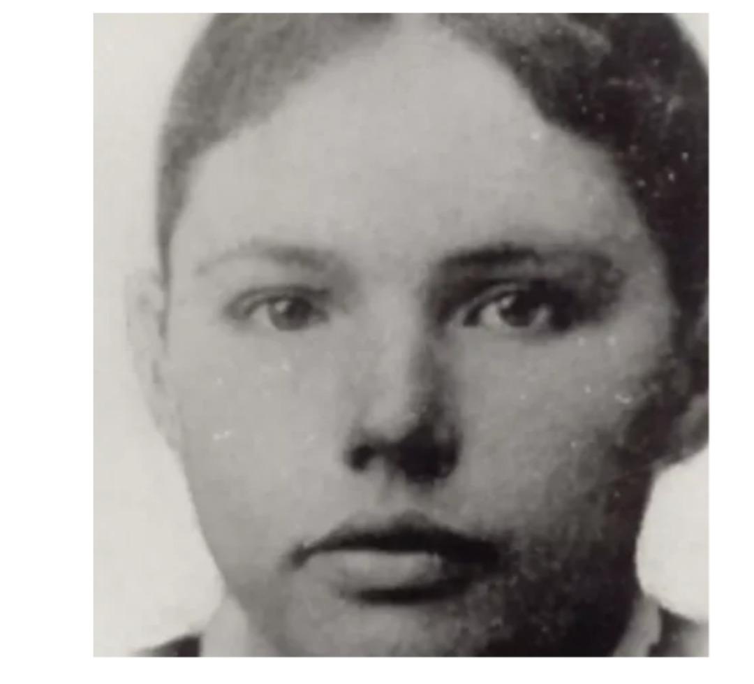 Tam 32 yıl boyunca hi&ccedil; uyanmadı! 14 yaşında uyuyan kadın 46 yaşında uyandı 1