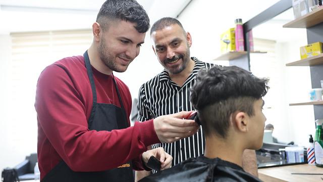 Özel bireylere ücretsiz berberlik hizmeti