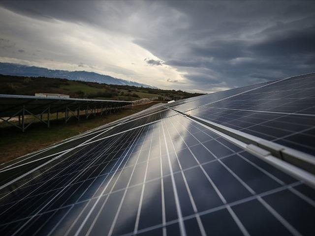 K&uuml;resel elektrik &uuml;retiminde doğal gazın payı azalıyor