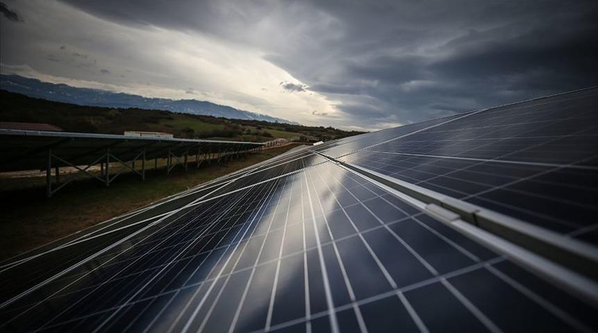 K&uuml;resel elektrik &uuml;retiminde doğal gazın payı azalıyor