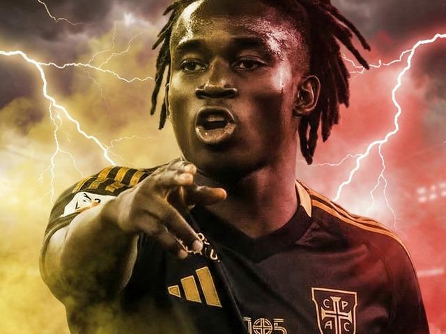 S&uuml;per Lig'de yılın transfer &ccedil;alımı! Trabzonspor "bitti" dedi, Galatasaray Renato Nhaga'ya formayı giydirdi