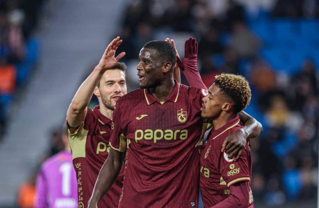 Trabzonspor ecel terleri d&ouml;kt&uuml;ğ&uuml; ma&ccedil;ta farka koştu! VAR d&ouml;nd&uuml;, Fırtına koptu: Papara Park ta 10 dakikada 3 gol! 1