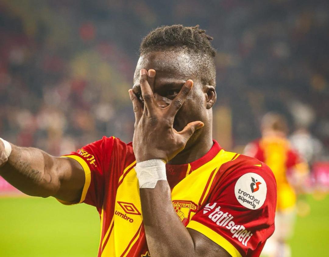 Beşiktaş ta 3. imza şov! Yasin ve Asllani den Junior Olaitan da Kartal oldu 2