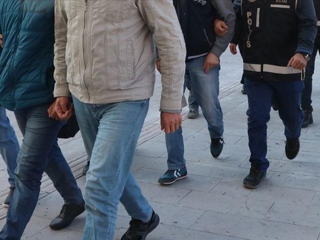 İki hissede dolandırıcılık! Borsa operasyonunda &ccedil;ok sayıda g&ouml;zaltı