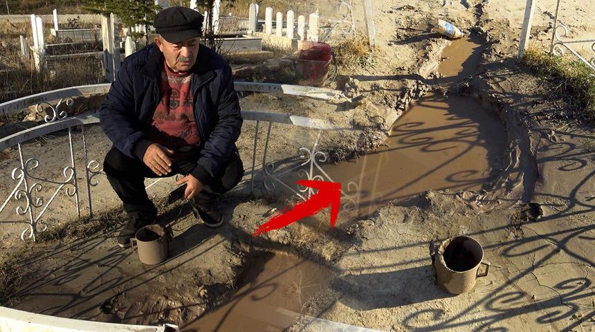 Evliya &Ccedil;elebi'nin tarif ettiği yer: Mezarlıktan &ccedil;ıkan yağlı &ccedil;amur şifa dağıtıyor! 