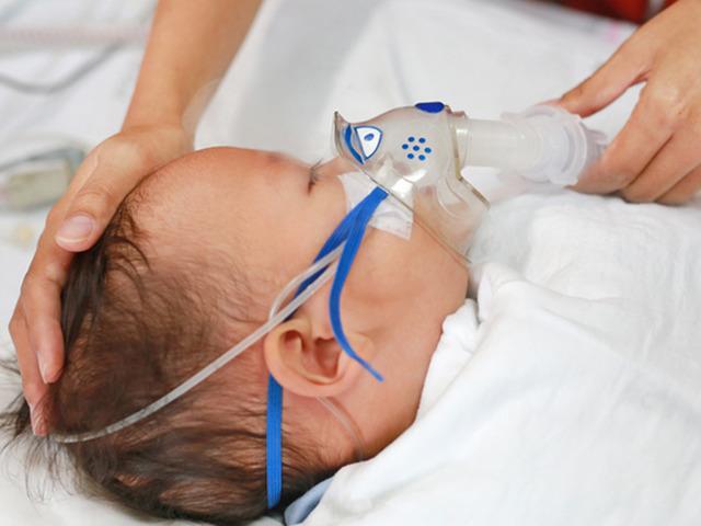 Bebeklerde 'Nefes' alarmı! Griple karıştırılan sinsi vir&uuml;s kalıcı hasar bırakabiliyor