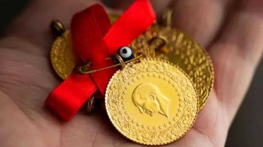 İrem Derici&rsquo;den altın esprisi: Yarım ve &ccedil;eyrek yetmedi, &ldquo;Cumhuriyet altını&rdquo; dedi 3