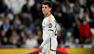 Arda G&uuml;ler isyan bayrağını &ccedil;ekti, ipler kopuyor