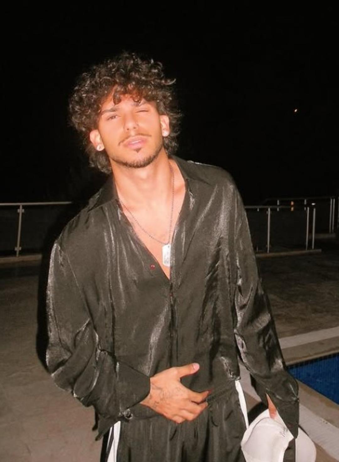 Tarık Meng&uuml;&ccedil; &uuml;n oğlu Baran dansıyla sosyal medyayı salladı! H&uuml;lya Avşar hayran kaldı 2