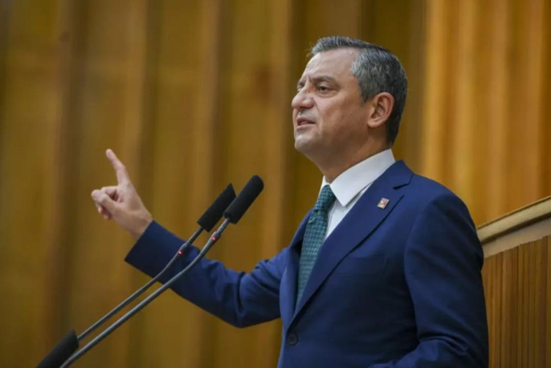 &Ouml;zg&uuml;r &Ouml;zel den dikkat &ccedil;eken Bah&ccedil;eli &ccedil;ıkışı!  Ya erken se&ccedil;im &ccedil;ağrısı, ya da Erdoğan a karşı &ccedil;ıkacak  1