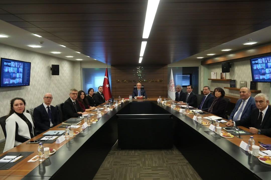 Bakan Ersoy: "T&uuml;rkiye nin turizm g&uuml;c&uuml;n&uuml; dijital platformlarda daha etkin ve adil bir yapıyla b&uuml;y&uuml;tmeye devam edeceğiz" 1