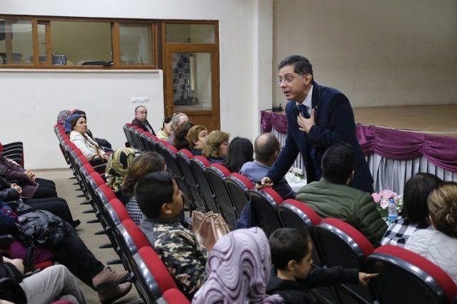 Dr. Çalıkapan ”Takipteki hiçbir kadın meme kanserinden ölmez”dedi.