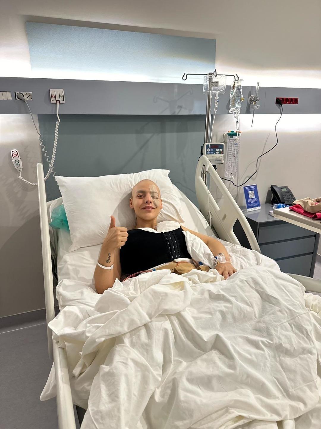 "Sabah uyandığımda 1 milyon 900 kişi izlemişti" Eşi i&ccedil;in sa&ccedil;larını kazıttı! 2