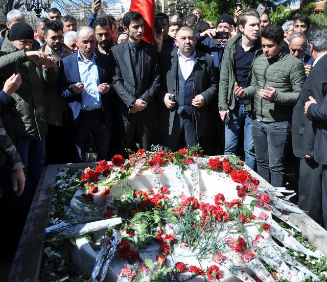 Muhsin Yazıcıoğlu, vefatının 9'uncu yıl dönümünde mezarı başında anıldı