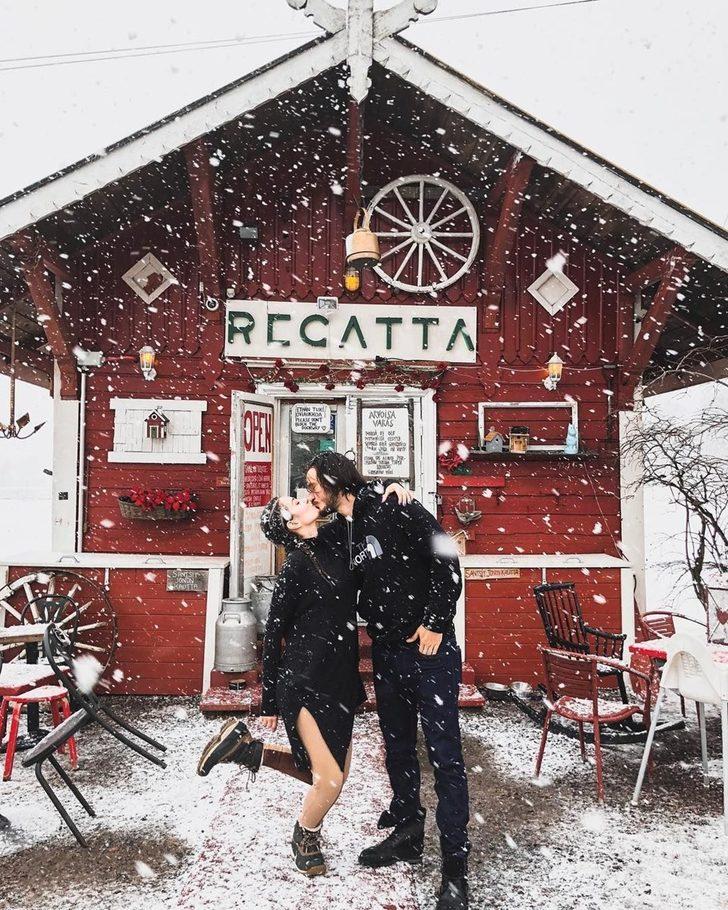 Pelin Akil ve Anıl Altan, kuzey ışıkları altında  G1