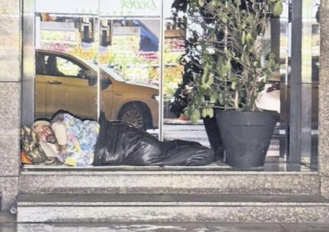 Bir zamanlar &uuml;nl&uuml;ler ge&ccedil;idi vardı! Şimdi tek ziyaret&ccedil;isi  Evsiz Mehmet  1