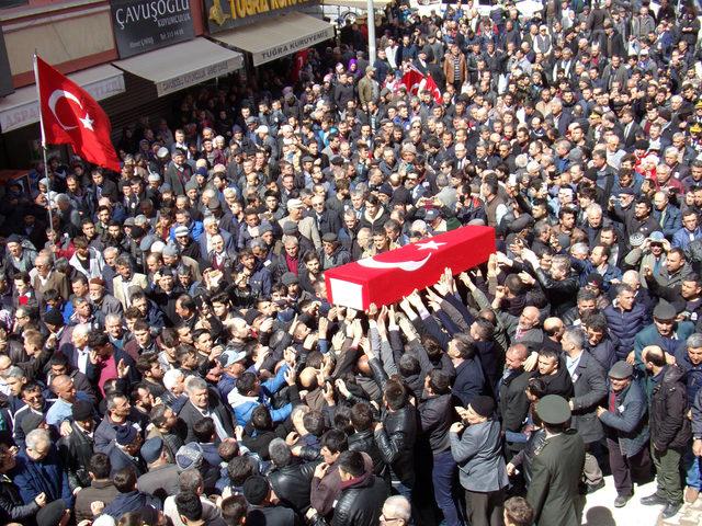 Şehit annesi: İkinci kez yaktın bizi, ağabeyinin ömrü de senin olsaydı