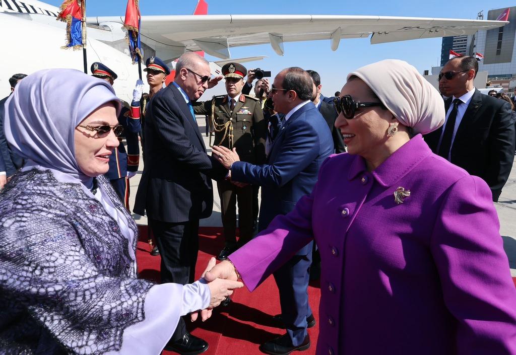 Cumhurbaşkanı Erdoğan Mısır da! Sisi havalimanında karşıladı 2