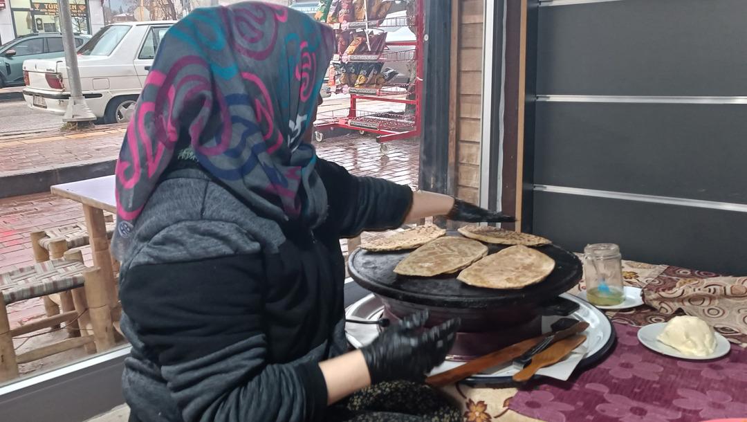 Depremzede kadınların, 20 metrekarede kurduğu hayat m&uuml;cadelesi 5