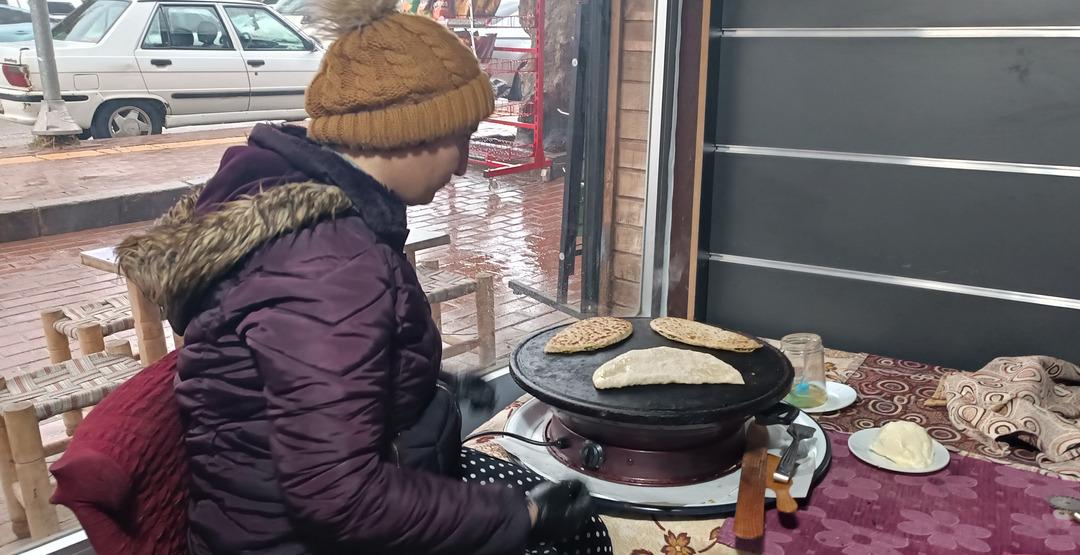 Depremzede kadınların, 20 metrekarede kurduğu hayat m&uuml;cadelesi 4