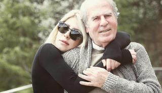 Yeni aşka yelken a&ccedil;tı! Sevgilisi tanıdık &ccedil;ıktı    