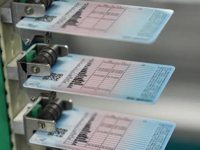 Kamyon, otob&uuml;s ehliyeti alacaklar dikkat! Ge&ccedil;me notu d&uuml;ş&uuml;r&uuml;ld&uuml;