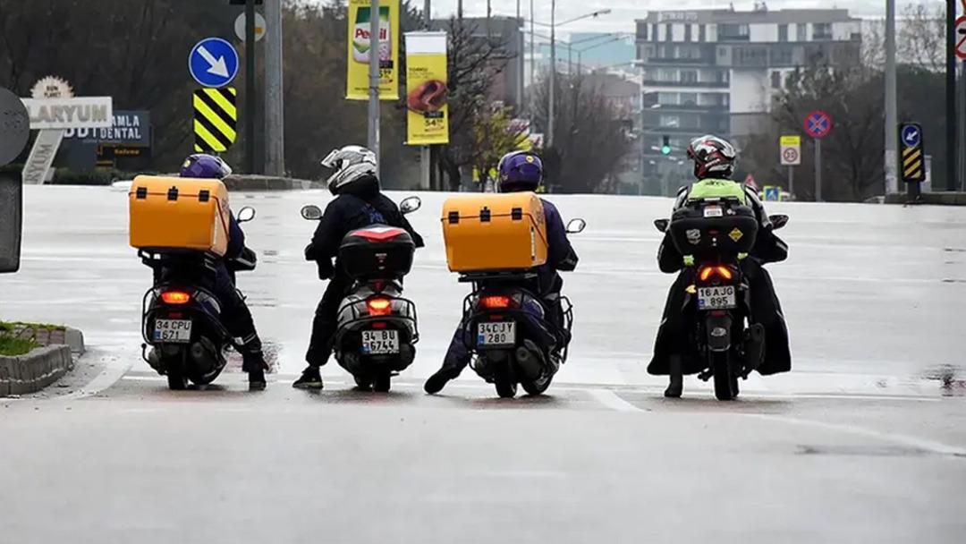 Kamyon, otob&uuml;s ehliyeti alacaklar dikkat! Ge&ccedil;me notu d&uuml;ş&uuml;r&uuml;ld&uuml; 1