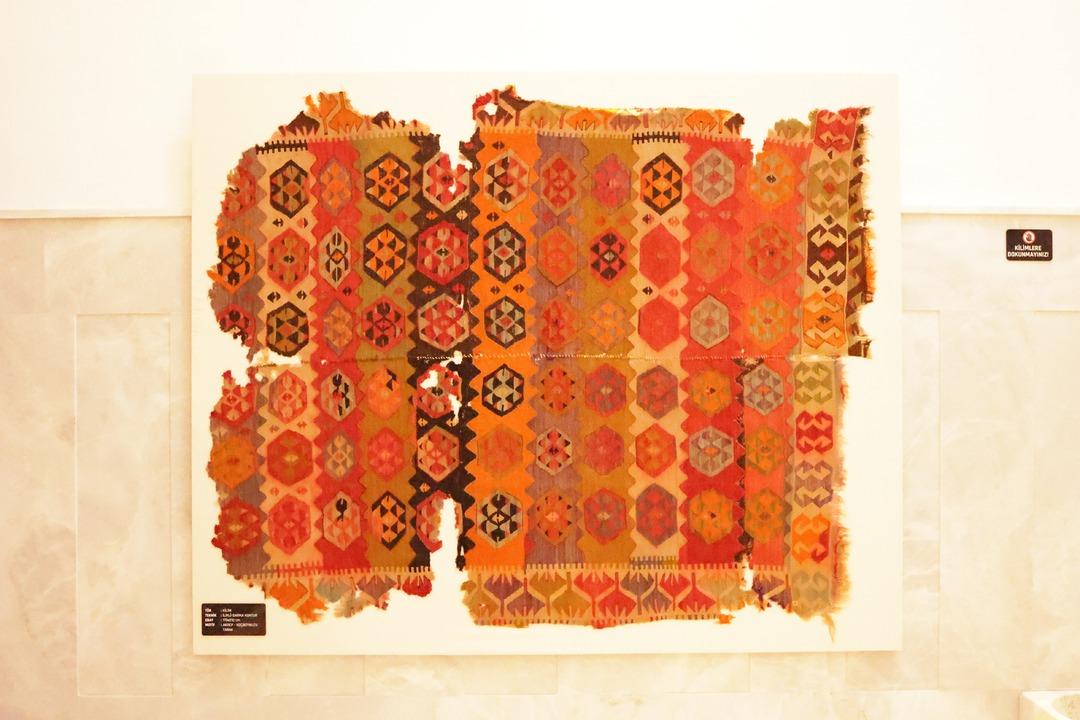 200 yıllık en eski kilim bu m&uuml;zede sergileniyor 5