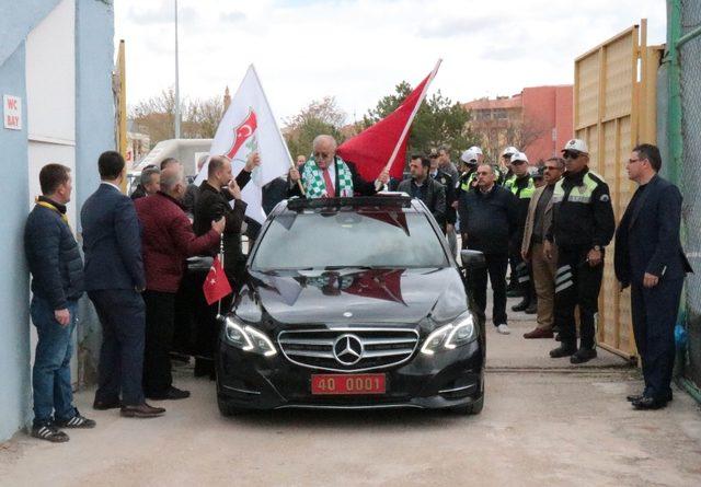 Emekli olan Vali Necati Şentürk, davullu-zurnalı kortejle helallik istedi