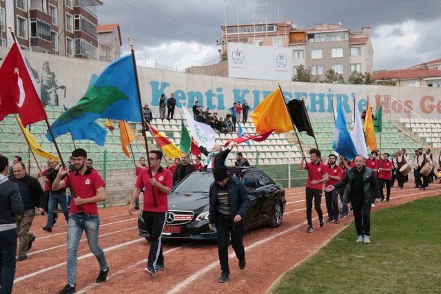 Emekli olan Vali Necati Şentürk, davullu-zurnalı kortejle helallik istedi