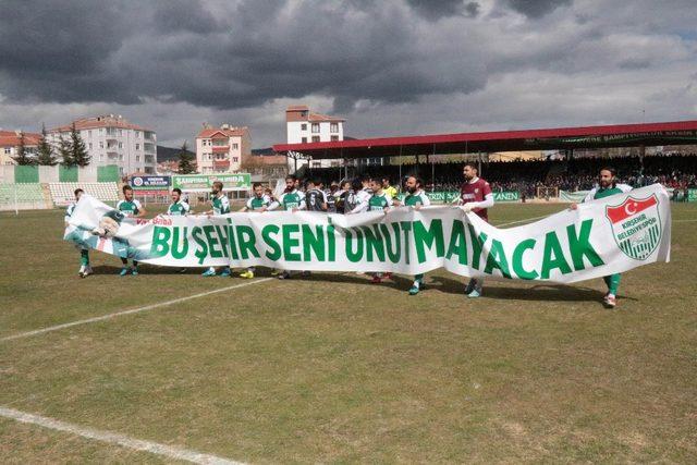 Emekli olan Vali Necati Şentürk, davullu-zurnalı kortejle helallik istedi