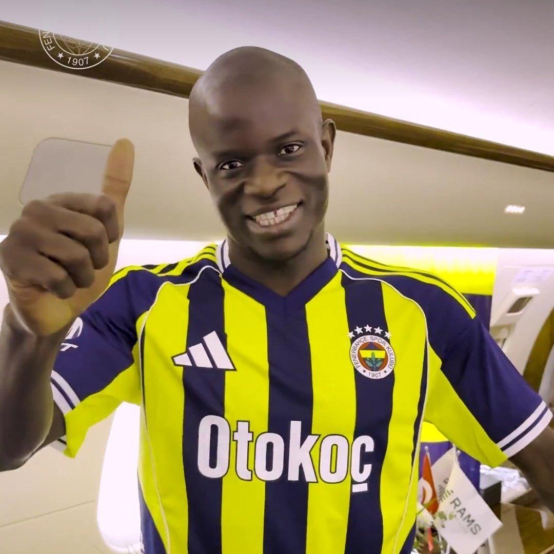N Golo Kante yi taşıyan u&ccedil;ak İstanbul a geldi! Fenerbah&ccedil;e yıldızına kavuştu 6