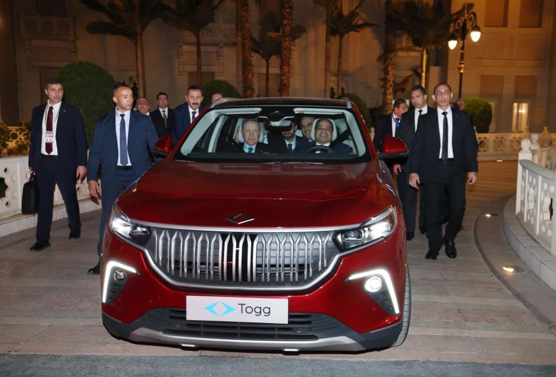 Cumhurbaşkanı Erdoğan&rsquo;dan Mısır Cumhurbaşkanı es-Sisi&rsquo;ye Togg hediyesi 2