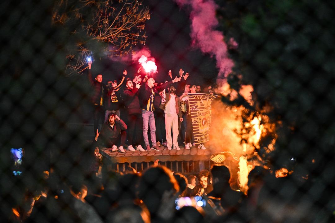 N Golo Kante yi taşıyan u&ccedil;ak İstanbul a geldi! Fenerbah&ccedil;e yıldızına kavuştu 5