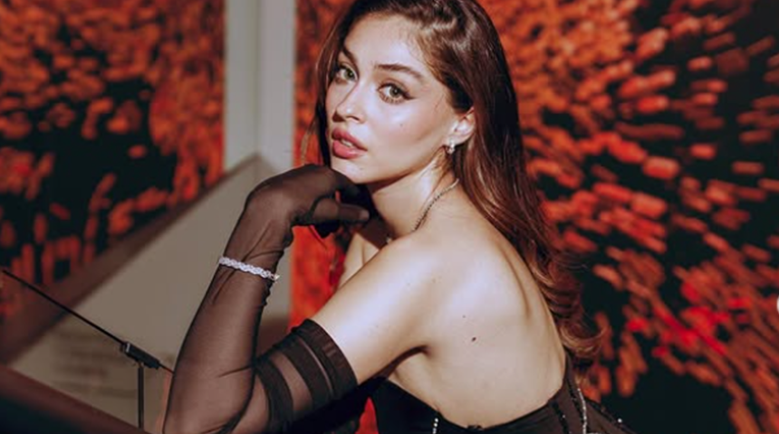 Cem B&ouml;l&uuml;kbaşı sevgilisi Cemre Baysel'in doğum g&uuml;n&uuml;n&uuml; kutladı