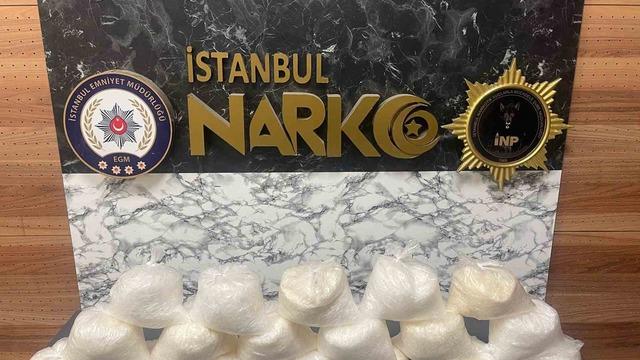 Bahçelievler’de valizden uyuşturucu çıktı: 18 kilo katı metamfetamin ele geçirildi