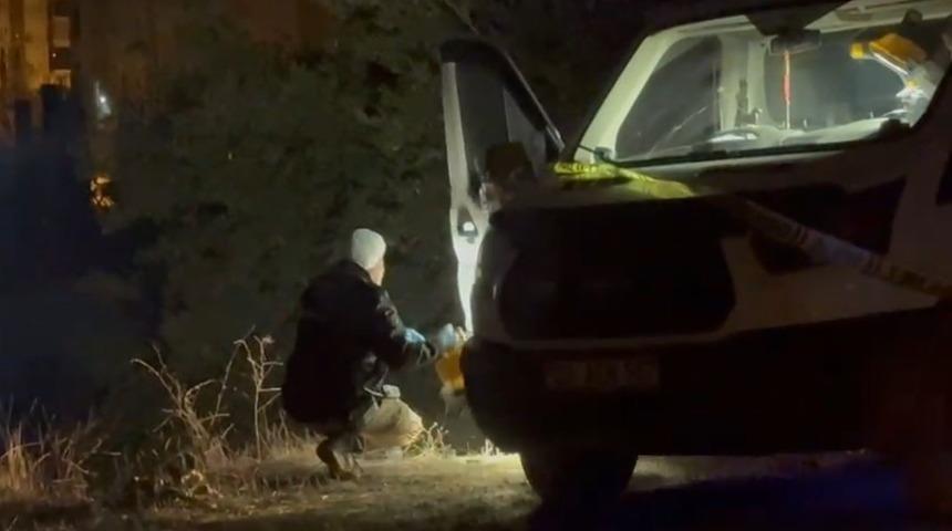 Denizli'de ş&uuml;pheli olay: 3 &ccedil;ocuk babası şahsın cesedi otomobilde bulundu