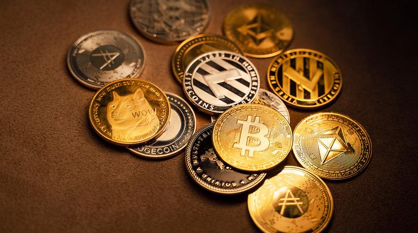 Riskten ka&ccedil;ış başladı: Bitcoin&rsquo;de son 15 ayın en d&uuml;ş&uuml;k seviyesi! 