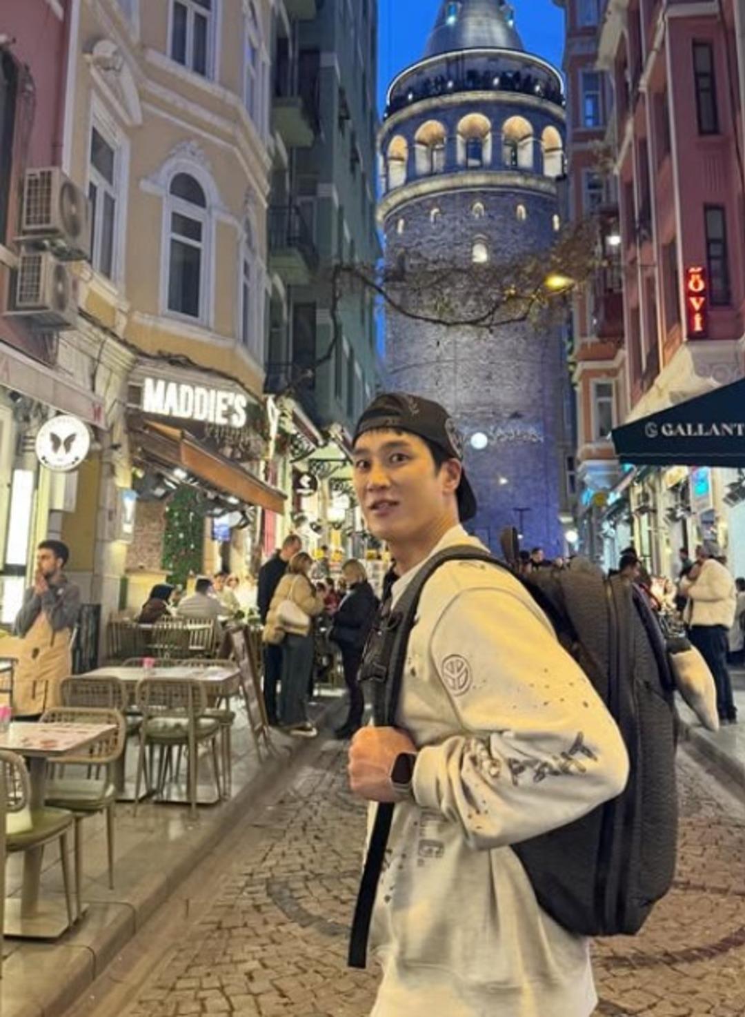 G&uuml;ney Koreli oyuncudan Kapadokya &ccedil;ıkarması! Balon fiyatlarını duyunca şaştı kaldı 1