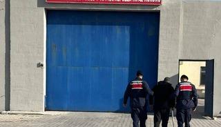 Jandarma 46 yıl 6 ay hapis cezasıyla aranan şahsı yakaladı