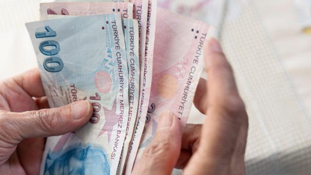 CHP ‘eşitlik ilkesine aykırı’ deyip başvurmuştu! AYM’den emekli aylığına inceleme