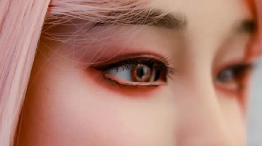 İnsan gibi 'sıcak!' Hatta g&ouml;ğ&uuml;s kafesi bile var ama insan değil