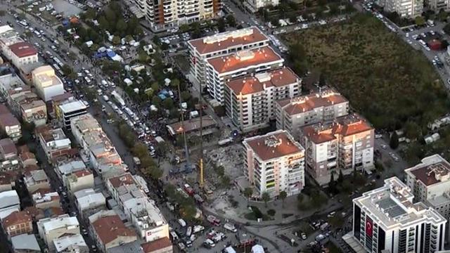 'İzmir'de yapı stokunun yarısı 1975 deprem yönetmeliğine göre inşa edildi'