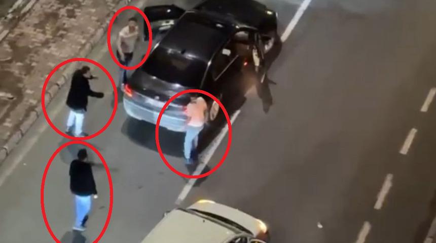 Kavgada silahlı tehdit! Yol verme tartışmasında darp edip maddi zarar verdiler