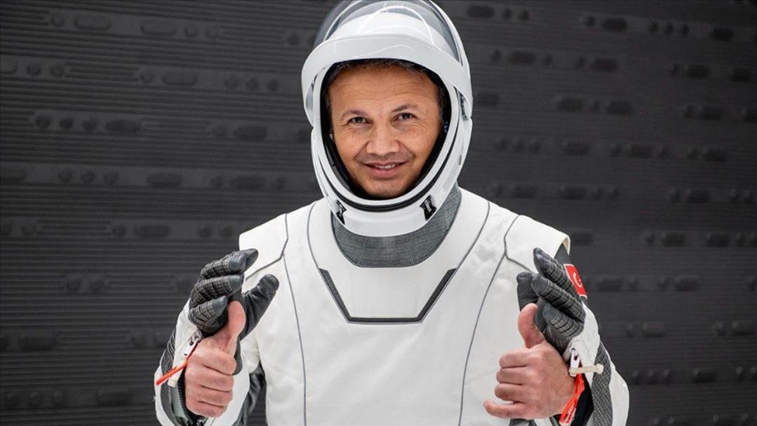 Alper Gezeravcı: Ay&rsquo;a &ccedil;ıkacakları tarihi a&ccedil;ıkladı  2