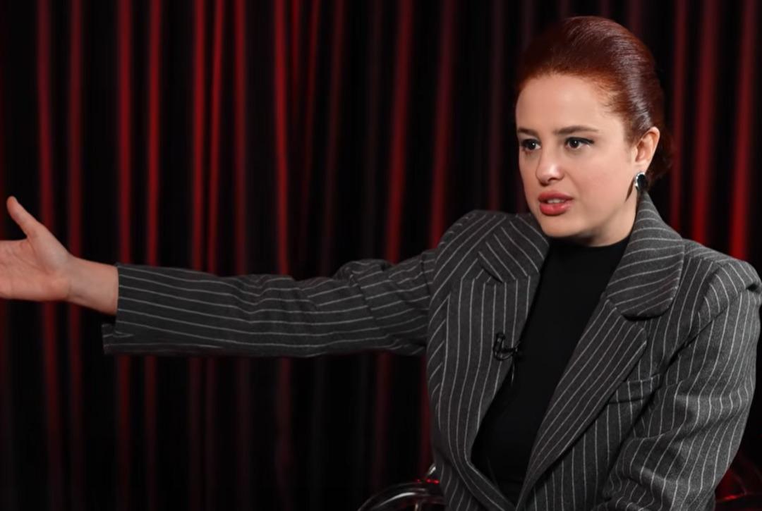  Sağdan Sola Donat  s&ouml;zleriyle &ccedil;ok konuşulmuştu! Pelin H&uuml;rman imaj değiştirdi 1