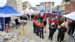 Bayrampaşa'da geniş katılımlı deprem tatbikatı