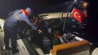 İHA tespit etti, Sahil Güvenlik yakaladı: 39 göçmen, 1 organizatör, 1 firari
