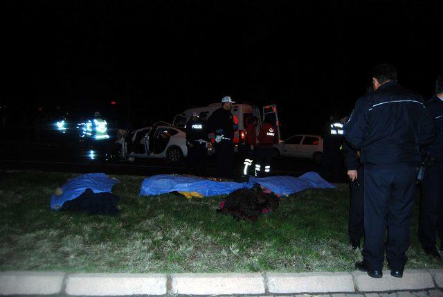 Kayseri'de otomobil, ambulansa çarptı: 6 ölü, 2 yaralı