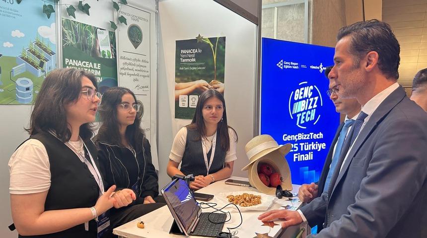 Kod yazmayı sınıfta, tarımı tarlada &ouml;ğrendiler